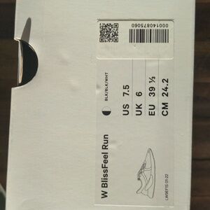 Lululemon Bliss Feel Run Sneaker